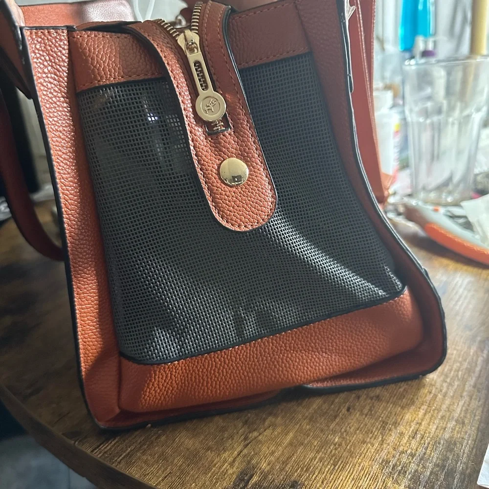 Elegant Tan Leather Tote Bag